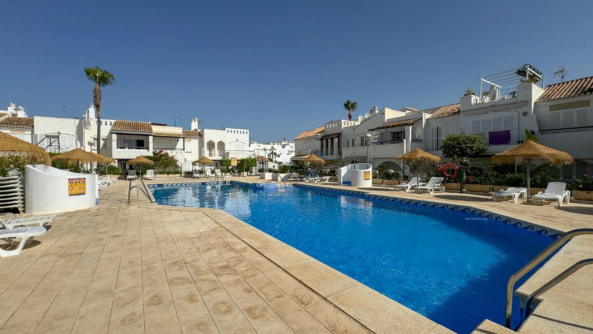R2308 La Medina Vera Playa Almeria Los Amarguillos